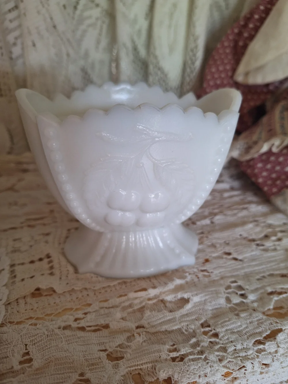 1960's Wesmoreland Milk Glass Sugar Bowl With Lid - Grape And Cerry Pattern